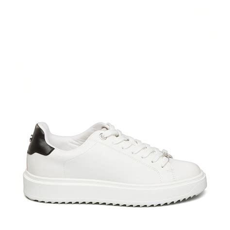 steve madden catcher white black.